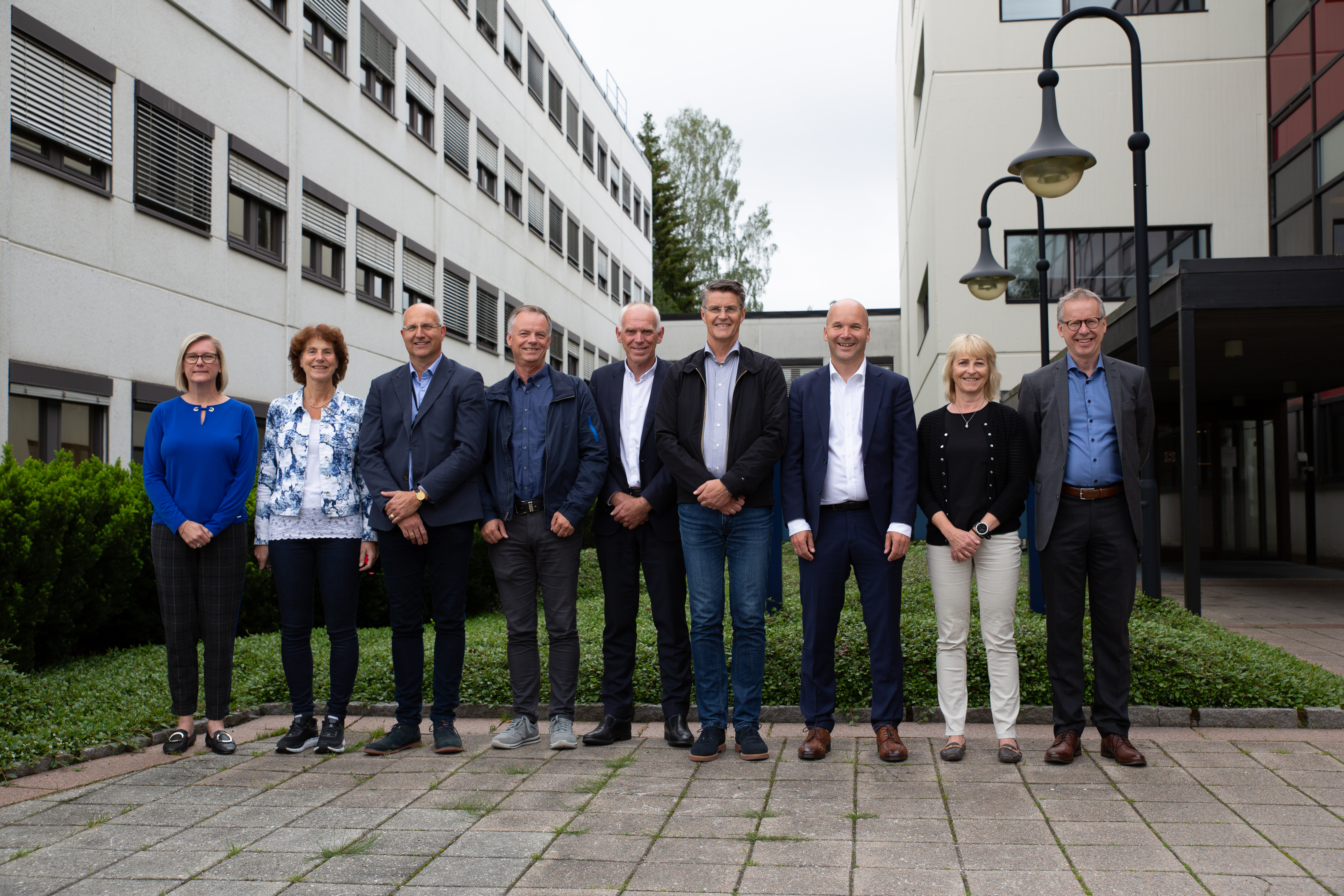 Bilde av OG21-styret. Fra venstre: Christina Johansen, Siri Helle Friedemann, Kjartan Pedersen, Stein Olav Drange, Lars Sørum, Morten Jensen, Tove Lie og Torgeir Knutsen. Merete Madland og Roy Ruså var ikke tilstede da bildet ble tatt.